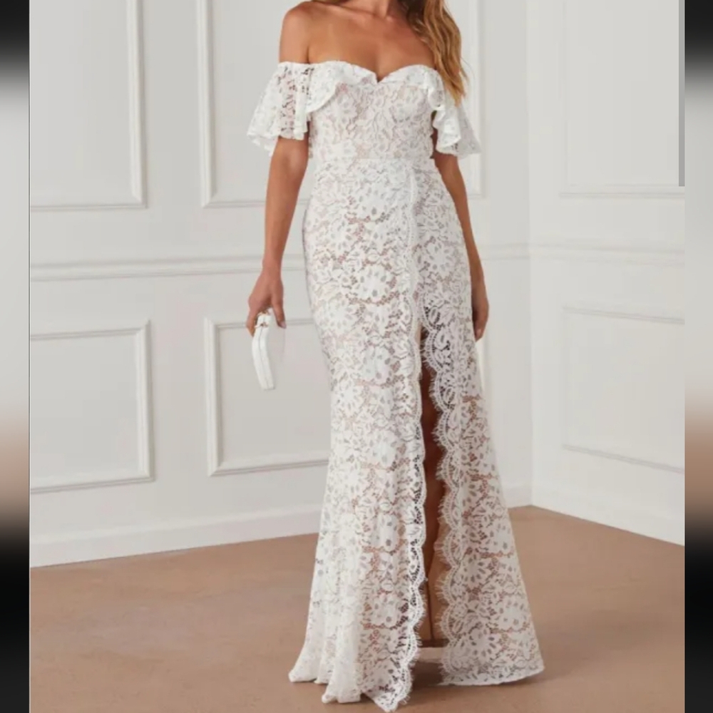 Lace off the shoulder Maxi Dress - Ivory